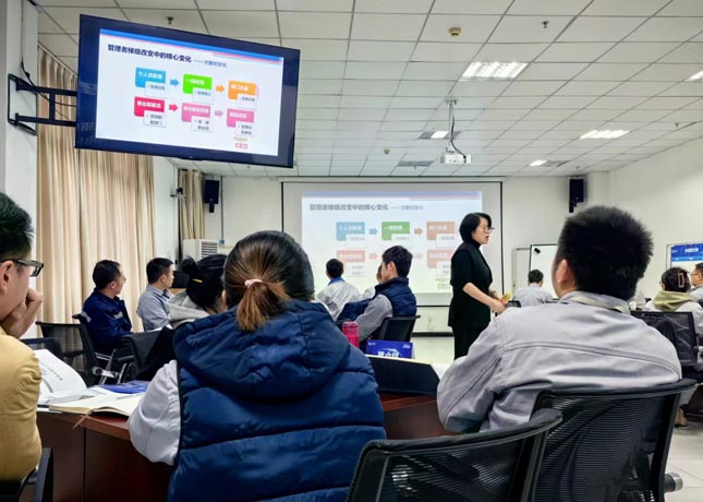 名课堂培训机构怎么样？费用合理吗