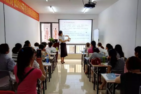 广西南宁催乳师培训班哪家好？多少钱