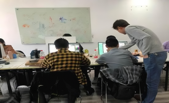 郑州王氏教育C4D广告包装就业班